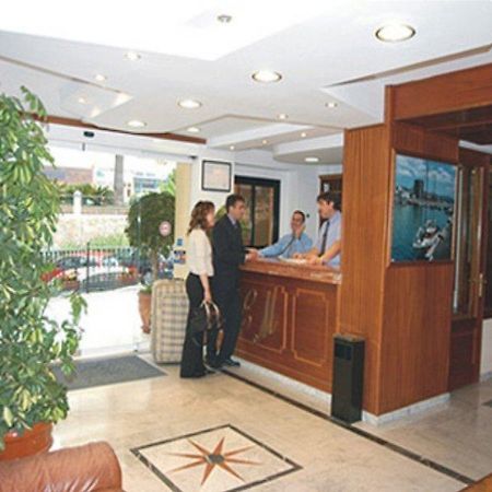 Apartamentos Mediterraneo Marbella Buitenkant foto